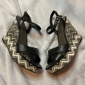 American Eagle Black and White Chevron Wedges